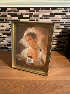 Vintage 8x10 Gold Picture Frame for Home Accents